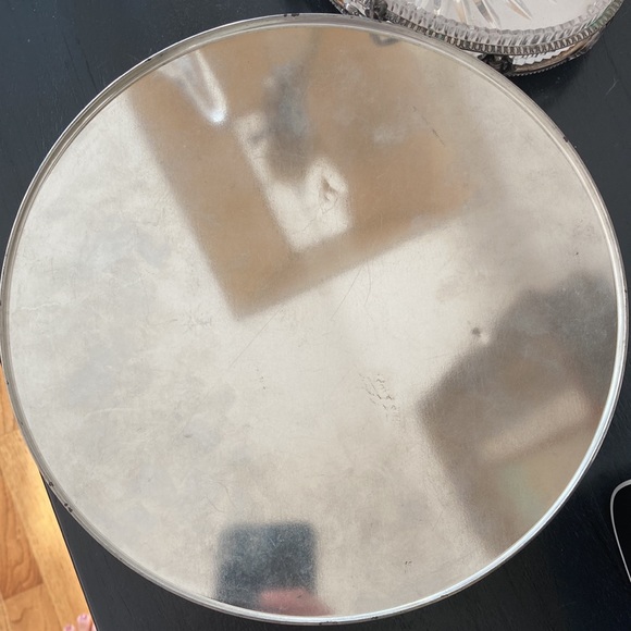 Vintage Christmas Tin - Picture 3 of 8